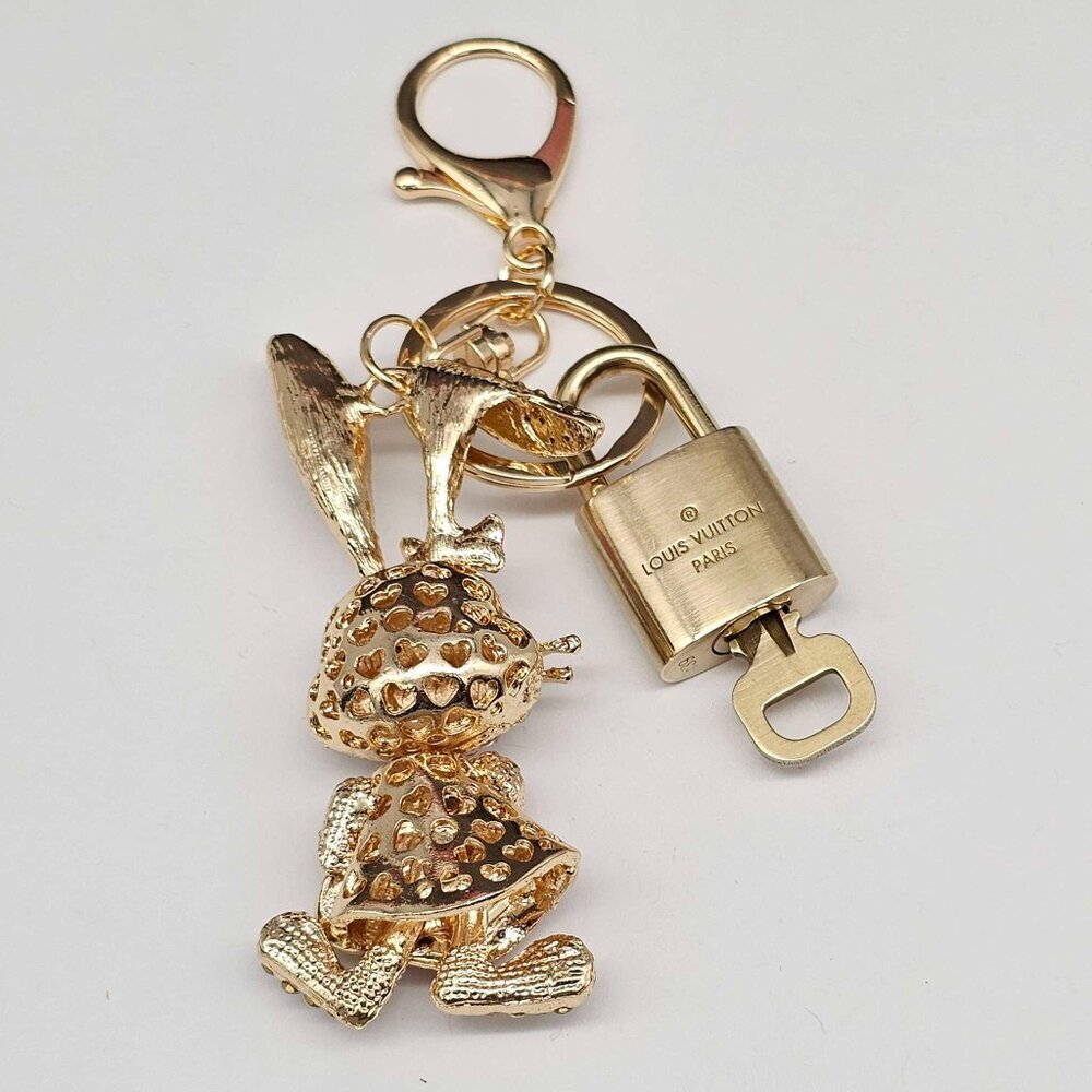 Louis Vuitton Authentic Gold Lock 🔒 Unbranded Keychain Charm for Bags - Picture 4 of 8